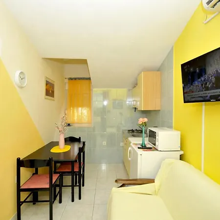 With A Parking Space Okrug Donji, Ciovo - 13732 Apartment *